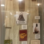Женская льняная рубаха с вышитой рунической надписью ХVIII века (холст – пир, вышивка - тёрё)
